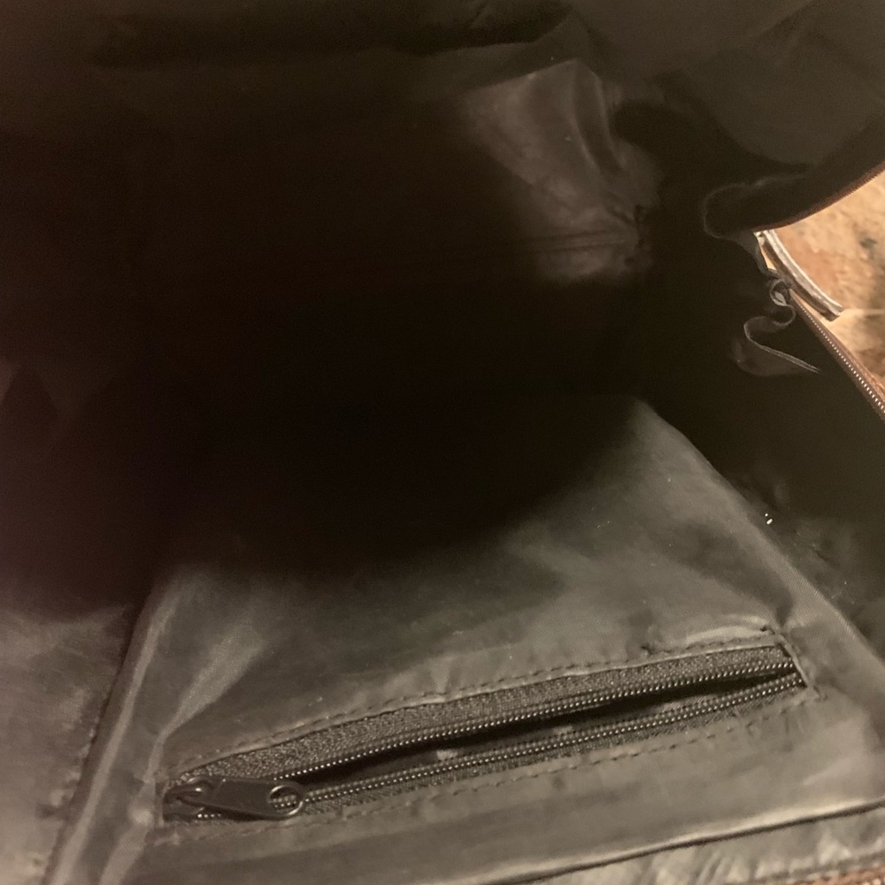 Gucci back pack - Picture 4 of 4